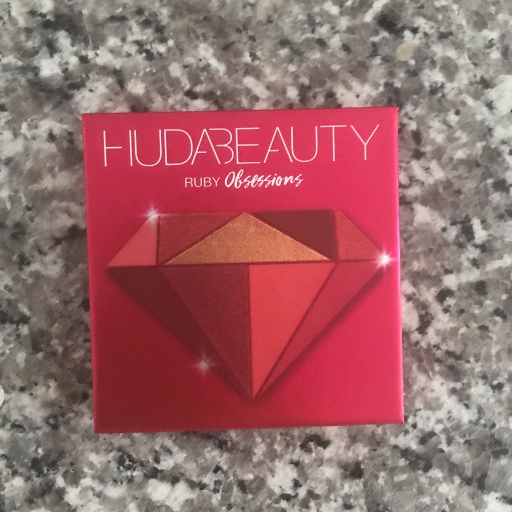 Hudson Beauty Obsession Palette in Ruby